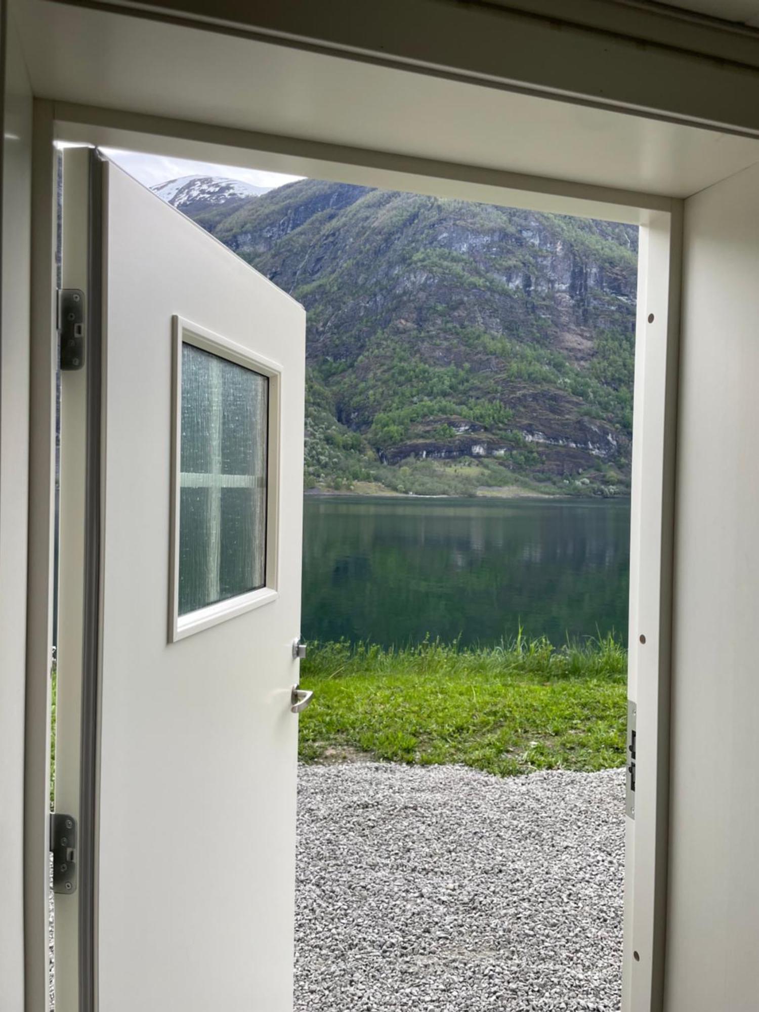 Aurland Feriehus エクステリア 写真
