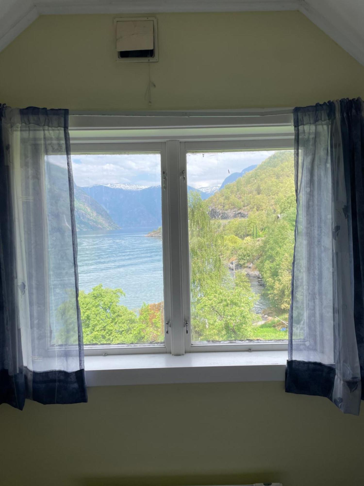 Aurland Feriehus エクステリア 写真