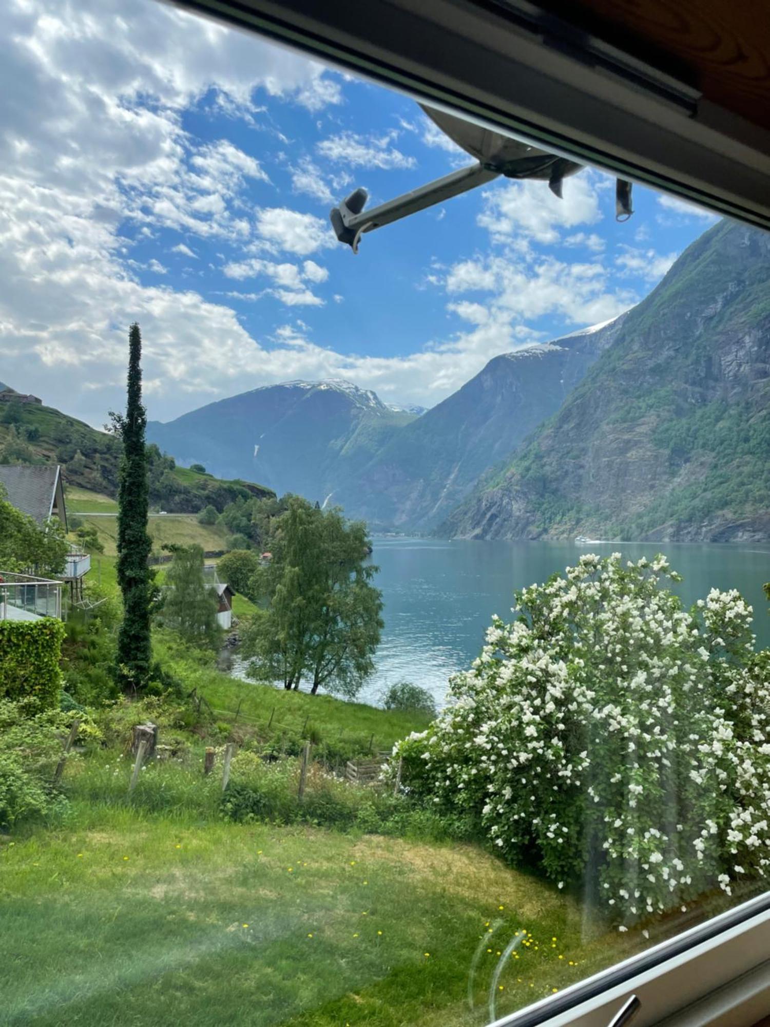 Aurland Feriehus エクステリア 写真